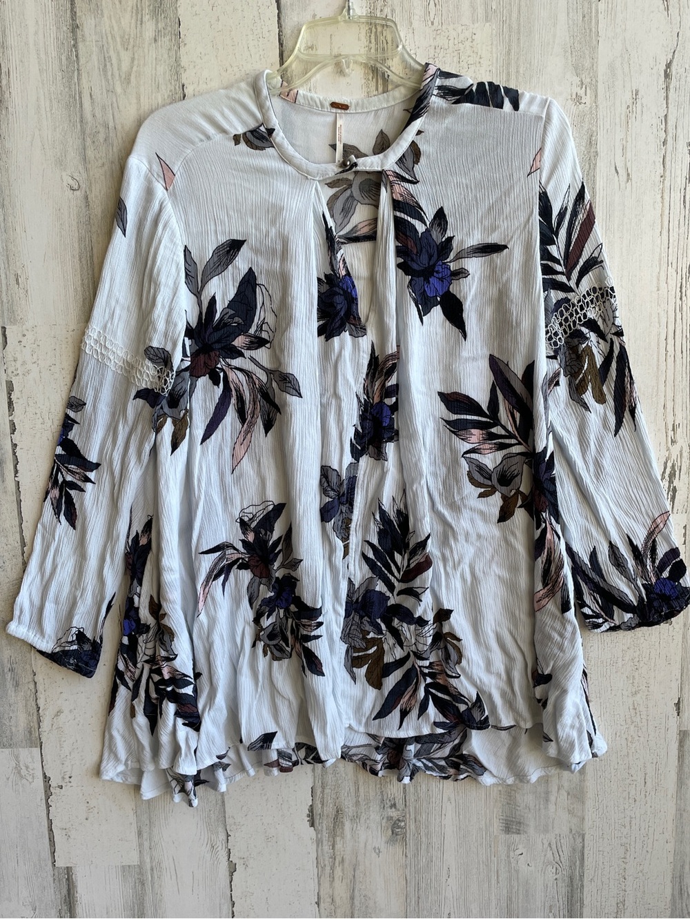 Free People White Floral Blouse Flowy Neutrals Blue Tan Green SZ S EUC